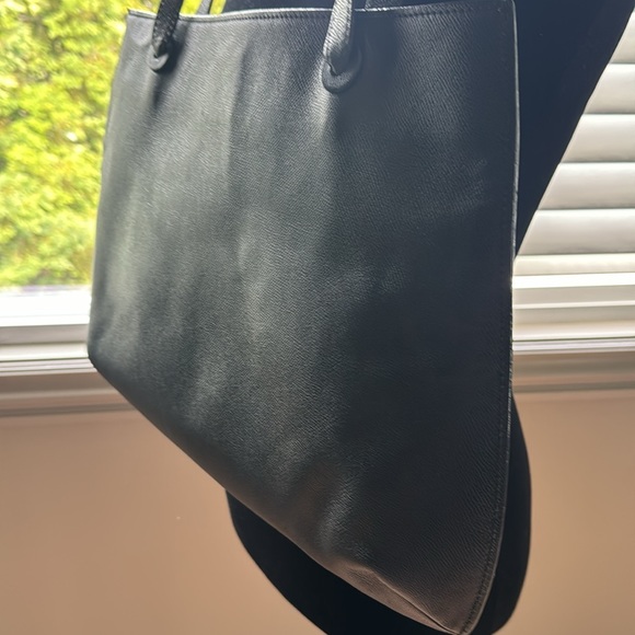 Luxury: Vintage Chanel Purse - Picture 7 of 16